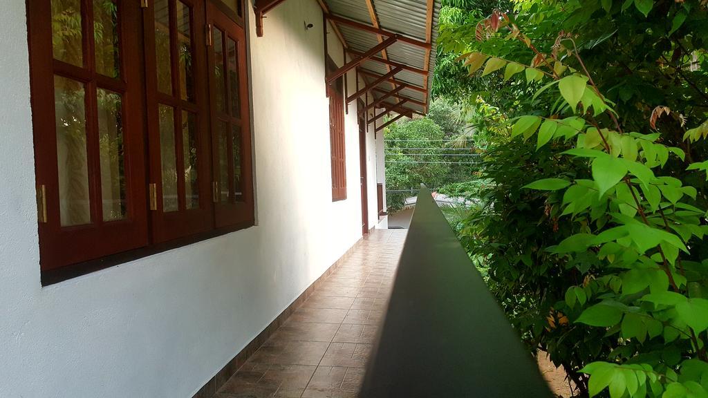 Villa Happy Home Bentota Exteriör bild