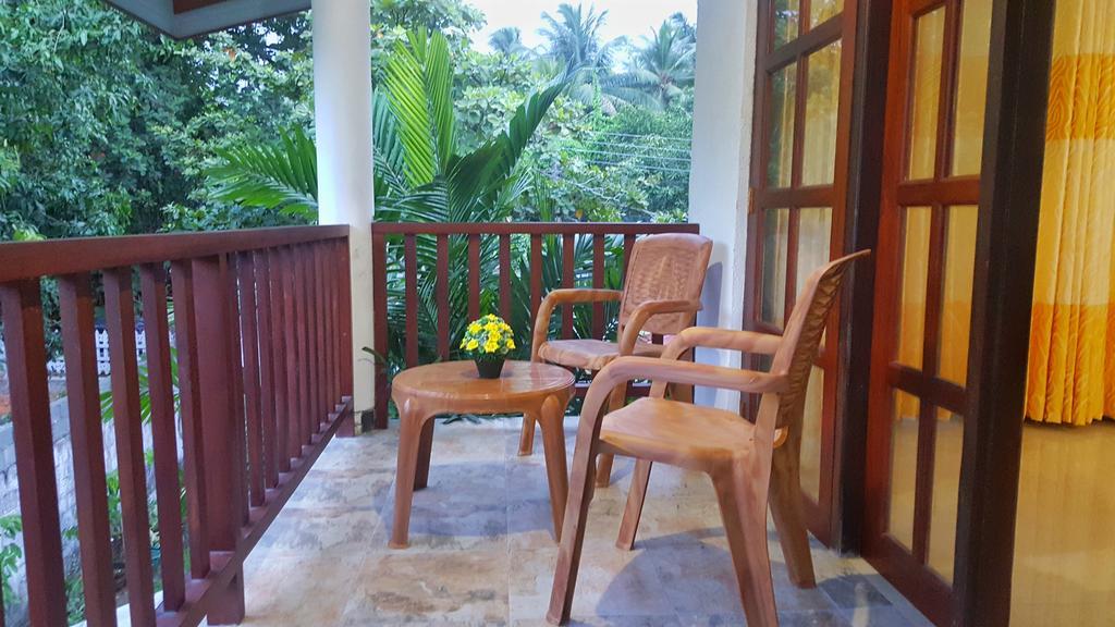 Villa Happy Home Bentota Exteriör bild