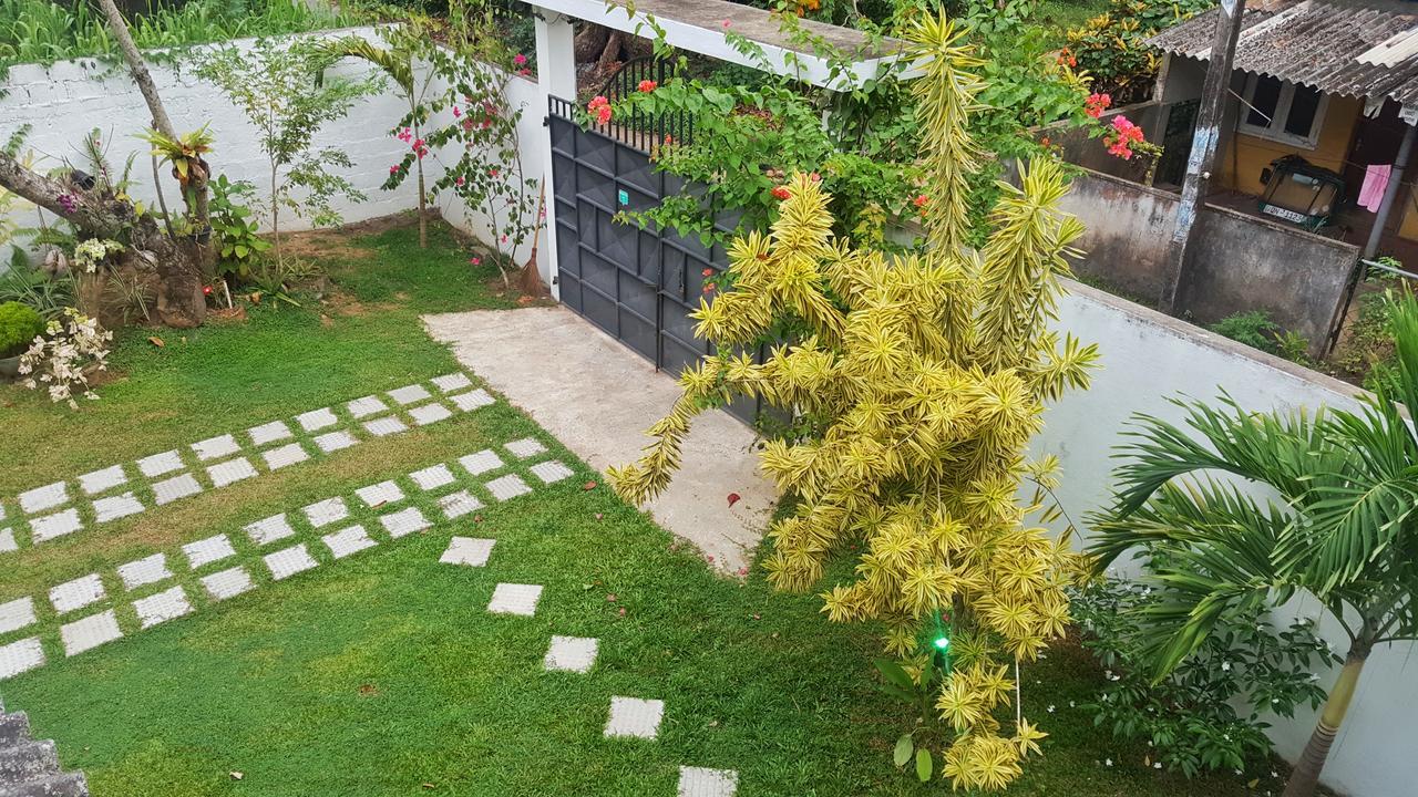 Villa Happy Home Bentota Exteriör bild